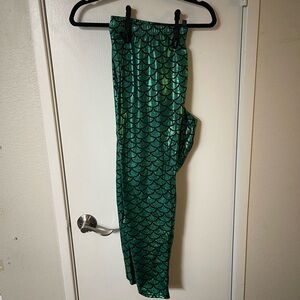 Torrid Metallic Green Scale Pattern Leggings